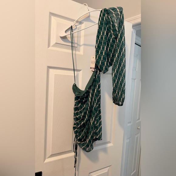 Green Geometric Patterned Dress - Picture 2 of 4